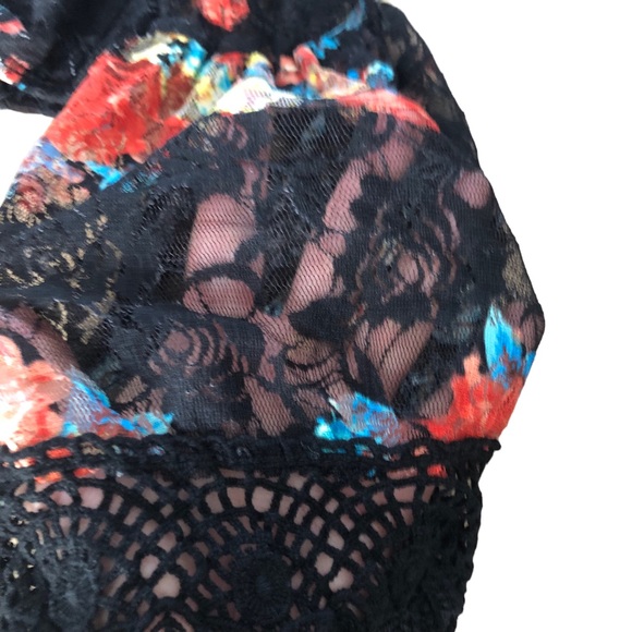 Love J. Floral Mesh Crotchet Crop SZ S - Picture 10 of 13